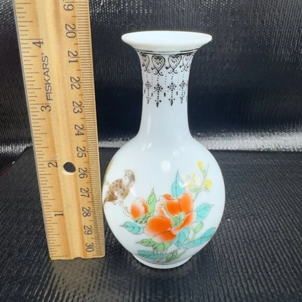 Zhongguo Jingdezen Zhi Bottle Bud Vase Fine Porcelain Vase Birds‎ Flowers VTG